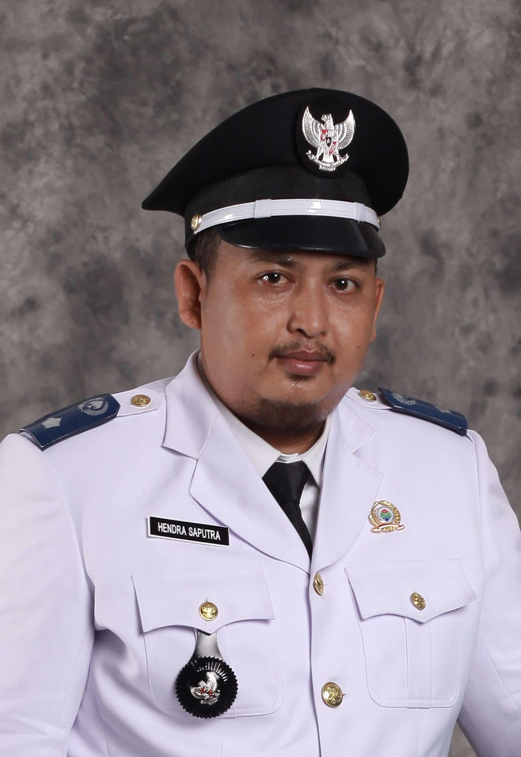 Hendra Saputra, A.Md.Kep