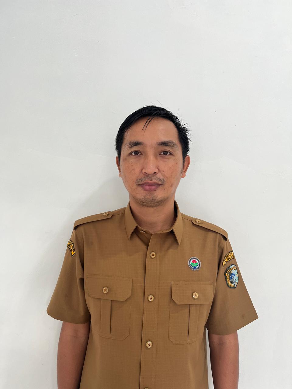 YOHANES TAHANG, Amd.Kep